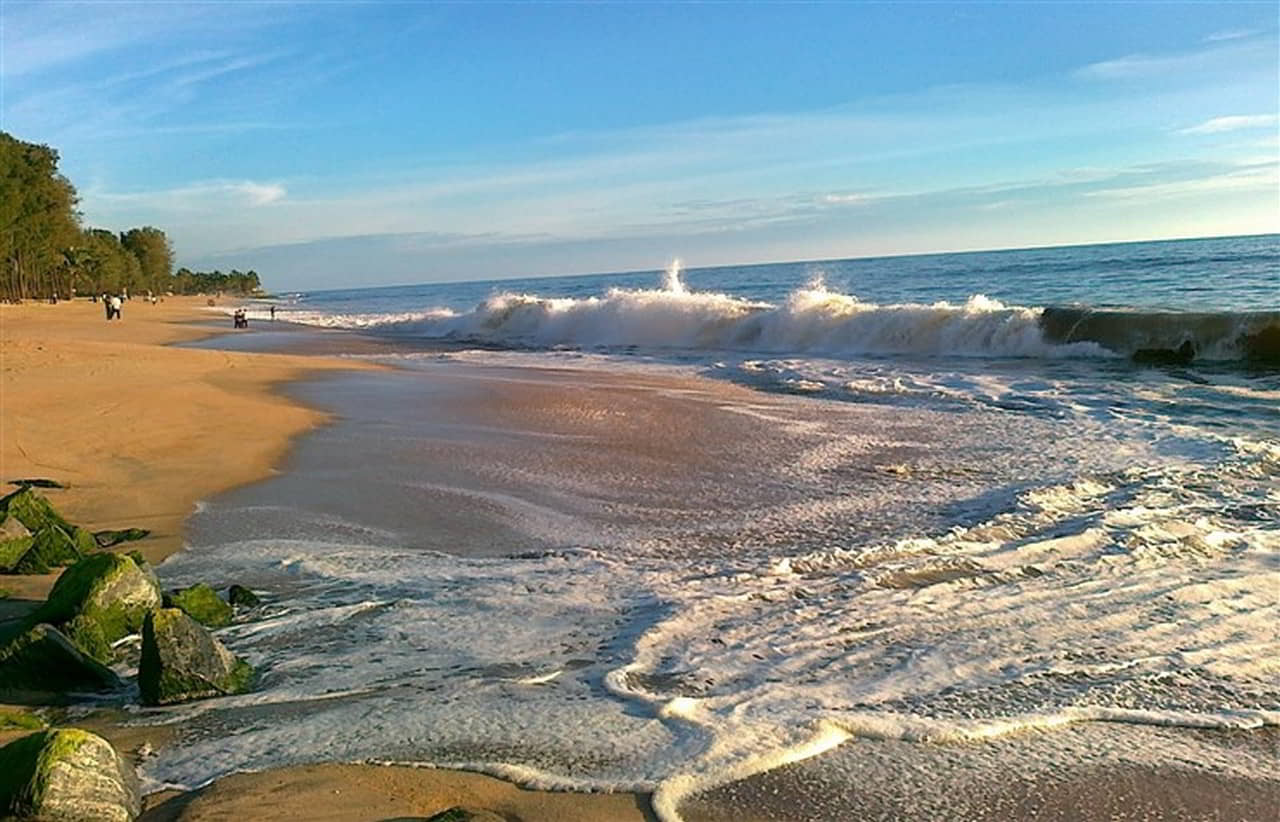 Ullal Beach - Sayara Tours and Travels